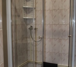 Двухместный номер с 2 отдельными кроватями и душем в Светофор