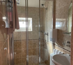 4-местный номер полулюкс семейный в Marina inn