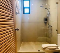 Двухместный люкс Deluxe двуспальная кровать в Alt Hotel Nana by UHG