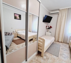 4-местный номер эконом в Золотой Лев