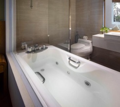 Двухместный номер Club с видом на город двуспальная кровать в Отель Harmony Saigon Hotel & Spa