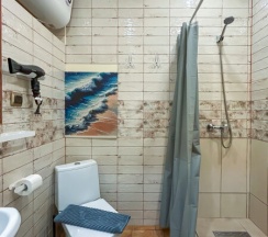 Двухместный номер с мини-кухней, двуспальной кроватью и ванной комнатой. в Goldie Home