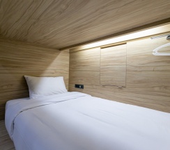 Кровать в общем номере (мужской номер) в The Bedrooms Hostel Pattaya