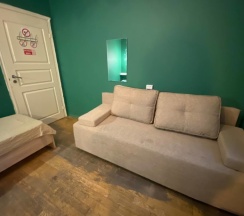2-х местный бюджетный номер с раздельными кроватями и диваном в Cuba PS Coliving