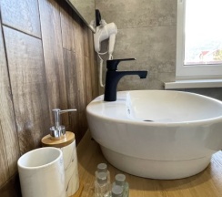 Коттедж с 3 комнатами с балконом и с красивым видом из окна в Borville