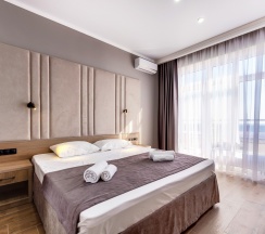 Корпус Династия Люкс с Видом на Море в Family Pride Inn Прайд