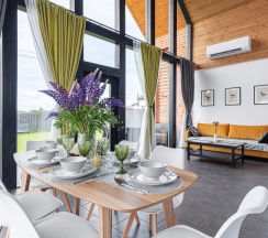 Апартаменты с 3 комнатами с балконом в Barns Village