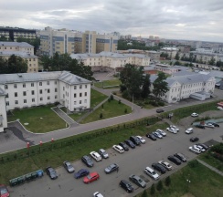 Апартаменты c 1 комнатой с балконом и с красивым видом из окна в Квартира Две Подушки 2+2 на 2-й Заречной, 11