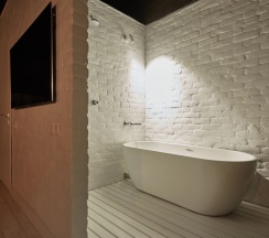 Двухместные апартаменты Мансарда (двуспальная кровать) в Апартаменты Room for Romantic в Nikolaev Building