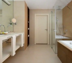 Двухместный люкс Бизнес-класс двуспальная кровать в DoubleTree by Hilton Moscow-Vnukovo Airport