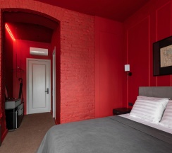 Двухместный номер Superior (двуспальная кровать) в Апартаменты Red room в NikolaevBuilding