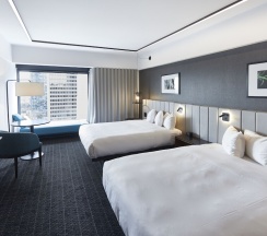 Четырёхместный номер Superior 2 отдельные кровати в Hotel Bonaventure Montreal