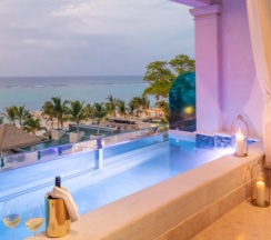 Butler Suite Tranquility Soaking Tub Tufa Terrace Skypool c 1 комнатой с балконом в Sandals Dunns River All Inclusive