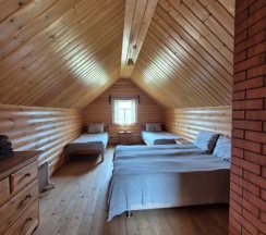 Шестиместный дом Русский в Глэмпинг на озере Сиг