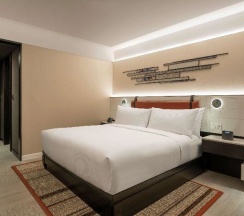 Двухместный номер Deluxe двуспальная кровать в DoubleTree by Hilton Bangkok Ploenchit
