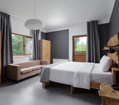 Шале 28 Стандарт с балконом (одна большая кровать) в Шале 28