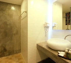Двухместный номер Superior (2 отдельные кровати) в Armoni Patong Beach Hotel