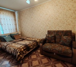 Квартира в Апартаменты на 10-й микрорайон, 3