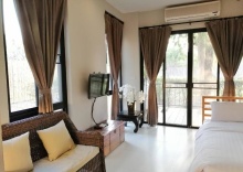 Трёхместный номер Standard с балконом в Tharaburi Resort Sukhothai