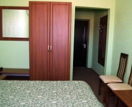 Номер стандарт с 1 двуспальной кроватью в Атлант