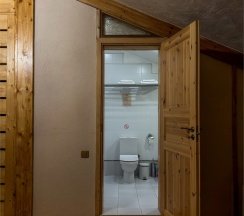 Улучшенный двухместный номер (без окна) в Маросейка 2/15