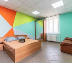 Трёхместный полулюкс с красивым видом из окна в Уют