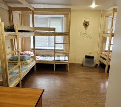 Койко-место в общем номере на 10 человек в Main room