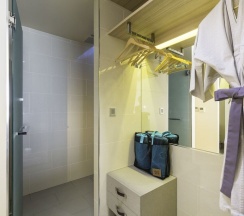 Номер SIS Directly Access Into a Jacuzzi Pool в The SIS Kata Resort — Adult Only