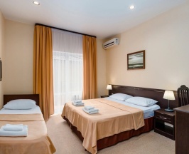 Трёхместный номер Standard с балконом в Сириус