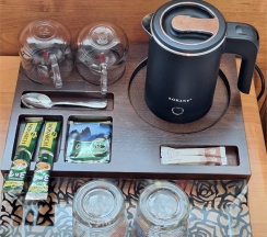 УЮТНЫЙ 11 ТРЕХМЕСТНЫЙ НОМЕР С ДВУСПАЛЬНОЙ КРОВАТЬЮ, ОДНОМЕСТНЫМ ДИВАН НА 3 ЭТАЖЕ в Цитрус