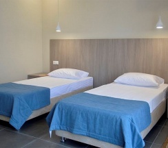 Улучшенный Стандарт с двумя кроватями SUTWIN (с балконом) в Heliopark Aqua Resort