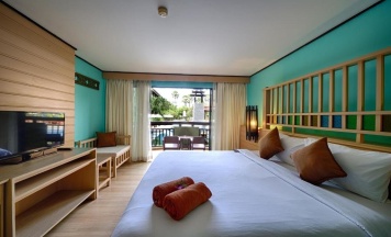 Двухместный номер Superior с видом на бассейн двуспальная кровать в Phuket Island View Resort