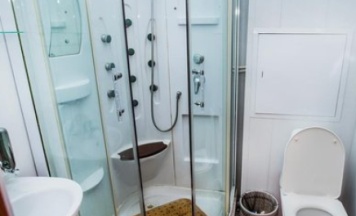 Стандартный двухместный номер с 2 отдельными кроватями и общей ванной   в Белый сад