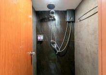 Четырёхместный номер Standard в Phobphanhostel