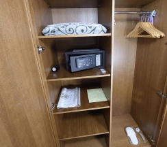 Одноместный номер стандарт первой категории с видом на монастырь в Покровская