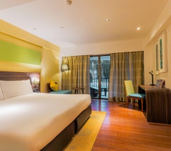 Двухместный номер Standard с балконом (двуспальная кровать) в Отель Holiday Inn Resort Phuket Karon Beach by IHG