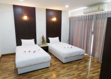 Двухместный номер Superior с балконом 2 отдельные кровати в THE SR Residence Lampang