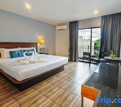 Двухместный номер Superior с видом на бассейн двуспальная кровать в Savotel
