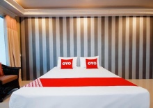 Двухместный люкс с красивым видом из окна двуспальная кровать в Oyo 1117 Phuket Airport Suites