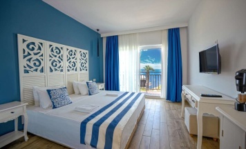 Двухместный клубный номер с балконом двуспальная кровать в Blue Dreams Resort