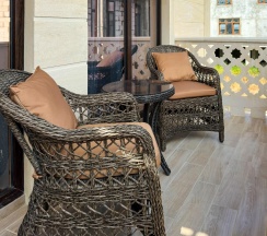 4-местная комната делюкс с балконом в Дворец Солнца