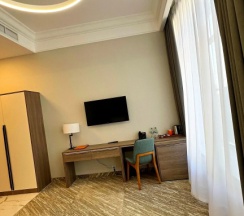 Номер Комфорт с частичным видом на море двуспальная кровать в Garden Resort