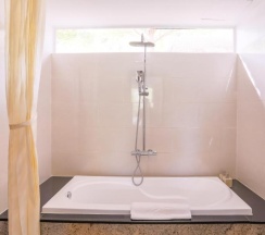 Двухместный номер Standard с видом на бассейн двуспальная кровать в Santa Garden Resort
