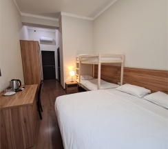 Трехместный номер в Sky Boston