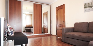 Москва: Апартаменты ApartLux (АпартЛюкс) на Изумрудной