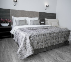 Улучшенный двухместный номер с кроватью "King-size" и балконом в Hotel La V