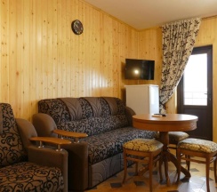 Четырёхместный номер Standard с балконом в Гагра