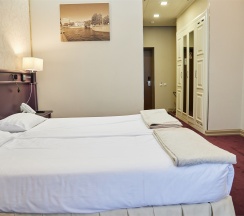 Улучшенный стандарт: Больше пространства в The Bridge hotel