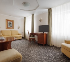 Двухместный люкс Green Hills двуспальная кровать в Селигер Палас