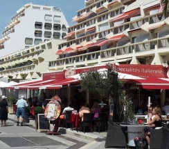 Апартаменты Deluxe в Green Village